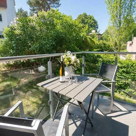 Maxim App 1 Apartment *