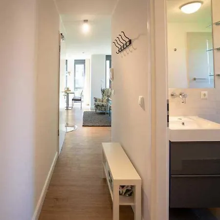 Maxim App 1 Apartment *